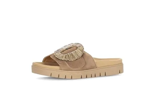 Gabor samtchevreau Pantolette dunkelbeige Gr. 39 - Modische Damen Pantolette von Gabor aus weichem Veloursleder mit flachem Absatz (3,5 cm) und individueller Anpassung durch Schnalle. Ideal für den Sommer, bietet hohen Tragekomfort und eine perfekte Passform.
