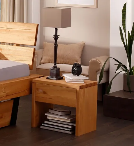 Main Möbel Nachtkommode aus Kiefer massiv, eichefarbig - Nachtkonsolen aus massivem Kieferholz mit praktischem Schubkasten für persönlichen Stauraum. Ideal für rustikalen Charme in deinem Schlafzimmer.