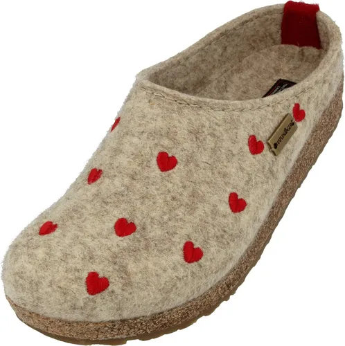 HAFLINGER Grizzly Cuoricini Filzpantoffel Herz - Bequem und Warm - Hausschuhe aus hochwertigem Filz mit anatomischem Kork-Latex-Fußbett für optimalen Halt. Genießen Sie warmen Komfort und rutschfesten Halt in stilvollem Design.