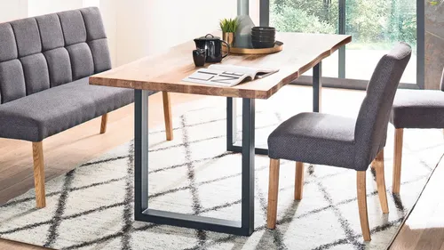 Esstisch MCA LIVING "Rockford", 180cm - Massivholz mit Baumkante - Esstisch aus FSC-zertifiziertem Massivholz in Wildeiche, mit rustikaler Baumkante und stabilem Metallgestell. Ideal für modernes Wohnen oder als Schreibtisch.