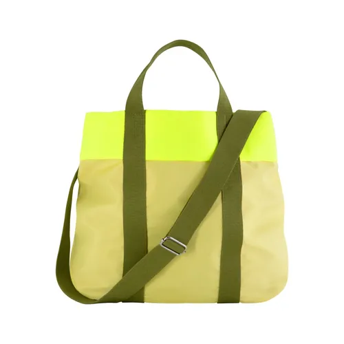 REMEMBER Tragetasche "Nelly" in Lime – Belastbare Alltagstasche mit Schultergurt - Stylische und praktische Alltagstasche für jeden Tag: Mit Magnetverschluss, Innentasche und bis zu 20 kg belastbar. Ideal für Unterlagen, Schlüssel und Snacks. Maße: 48 × 18 × 36 cm, waschbar bis 30 °C.