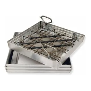 ZARGES Schachtabdeckung Aluminium 450 x 450 mm - Einzelteile für Schacht- & Steigleitern: Begeh- und befahrbare Aluminium-Schachtabdeckung, belastbar bis 12,5 t, leicht zu öffnen und mit EPDM-Dichtung für höchste Dichtigkeit.
