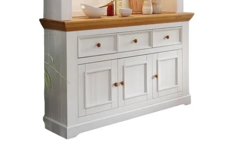 Main Möbel Sideboard "Zürich" 149x94cm aus Kiefer massiv in Weiß - Elegantes Sideboard in Kiefer massiv, ideal für Ihr Zuhause. Mit 3 Schubladen und 3 Türen bietet es viel Stauraum. Einfache Selbstmontage und stilvolle Eiche-Optik runden das Design ab.