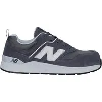New Balance Elite Lite S1 PL Sicherheitsschuhe - Grau-Weiß Gr. 40 - Arbeitsschuhe & Zubehör - Der New Balance Elite Lite bietet optimalen Komfort und Schutz mit einer Fiberglas-Zehenkappe und innovativer Debris Free-Konstruktion für vielseitige Einsatzmöglichkeiten.
