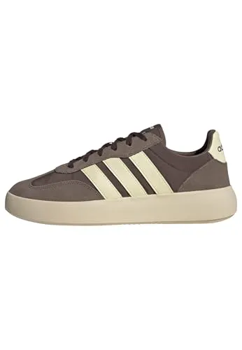 adidas Herren Barreda Decode Shoes - Stylische Sneakers für jeden Anlass - Herren-Sneaker mit Schnürverschluss und klassischem T-Zehen-Design, aus Wildleder und Nylon für optimalen Komfort und Langlebigkeit.