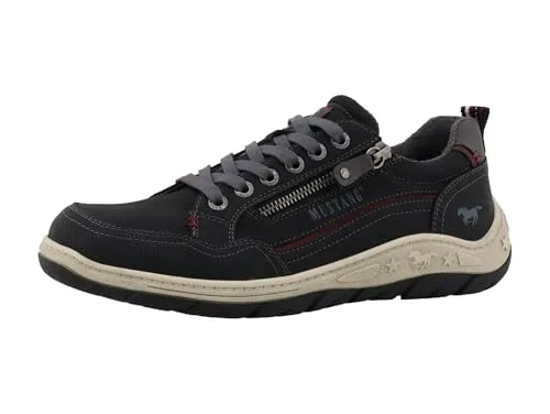 Mustang Shoes 15M0181001-black Slipper - Herren Slipper in Schwarz, trendstarkes Design aus Kunstleder mit Reißverschluss und bequemem Frottee-Innenfutter für optimalen Tragekomfort.