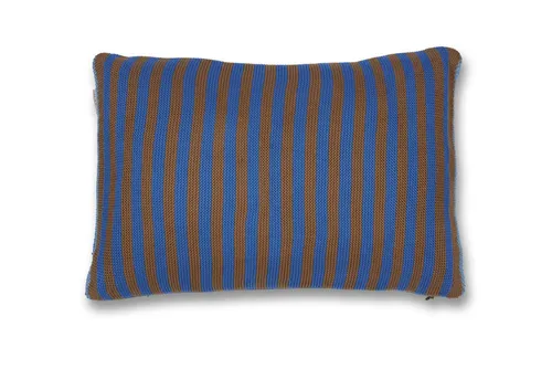 Pip Studio Bonsoir Stripe Zierkissen 40 x 60 cm - Blau - Entdecken Sie das Pip Studio Zierkissen in Blau! Mit fröhlichem Design und hochwertiger Baumwolle ist es pflegeleicht und bringt einen Hauch von Eleganz in Ihr Zuhause.