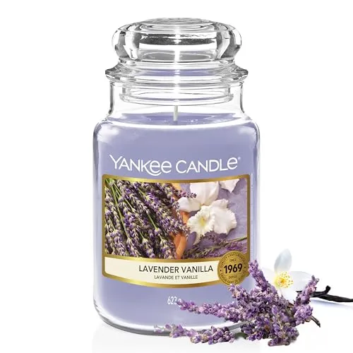 Yankee Candle Duftkerze im Glas (groß) | Lavender Vanilla | Lange Brenndauer bis zu 150 Stunden - Erleben Sie mit der Lavender Vanilla Duftkerze eine entspannende Atmosphäre. Hochwertige Inhaltsstoffe sorgen für einen gleichmäßigen Duft und eine lange Brenndauer – ideal für entspannte Momente. Klassisches Design im Glastiegel.