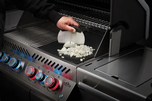 Plancha-Grillbesteckset, 3-teilig schwarz/edelstahl - Geschirr - Hochwertiges 3-teiliges Grillbesteck aus Edelstahl und Kunststoff, ideal für Planchas und Grillplatten, mit flexiblem Grillwender und Hackmesser für perfekte Grill-Ergebnisse.