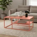 skølm Skadi Couchtisch aus Metall – Wohnzimmertisch mit 2 Ablagen – Beistelltisch in Terrakotta – Sofatisch höhenverstellbar – Mitteltisch 45x100x60 cm (HxBxT) – eckiger Kaffeetisch mit Stauraum