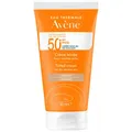 Die getönte Creme SPF 50+ Eau Thermale Avène für empfindliche, trockene Haut bie