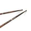 ProMark Drumsticks - Larnell Lewis Signature FireGrain 5AB Drumstick - Drumstick-Set - Large Runder Holzkopf - Lackiertes Hickory - 1 Paar