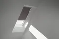 VELUX Verdunkelungsrollo uni taupe manuell Rahmen weiß DKL SK10 4577SWL