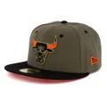 New Era Cap 59FIFTY Herren Basecap NBA Limited Edition (Chicago Bulls, Oliv/schwarz/orange, 7 7/8)