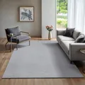 the carpet Rio - Moderner Kurzflor Teppich, weicher und pflegeleichter Anti-Rutsch-Teppich mit 3D-Optik, robust, für Wohnzimmer und Schlafzimmer, Grau, 140 x 200 cm