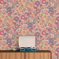 A.S. Création Retro-Tapete 70er Jahre 0,53 x 8,5 m - Tapete Vintage mit Blumenmuster in Rot, Blau, Orange - Vliestapete Retro Chic - 395354