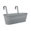 BUTLERS Zinkeimer/Blumenkasten zum Hängen mit abnehmbaren Haltegriffen aus Metall 50 x 20 cm -ZINC- Hängende Blumentopf für den Außenbereich | Planztopf für Balkongeländer