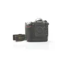 Nikon D4 + Sehr Gut (276469)