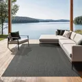 the carpet Mistra – Outdoor Teppich, Wetterfest, UV-beständig & pflegeleicht, für Balkon, Terrasse & Garten, auch für Wohnzimmer & Schlafzimmer geeignet, Anthrazit Bordüre, 140 x 200 cm