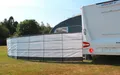 Blue Diamond gestreifter Windschutz 5,4 x 1,22 Meter grau B-Ware