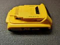 DeWALT DCB 183   XR  Li-Ion - Akku  18 Volt / 2,0 Ah    DCB183   O R I G I N A L