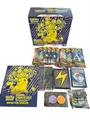 Pokémon-Sammelkartenspiel: Top-Trainer-Box Karmesin & Purpur – Stürmische Funke✅