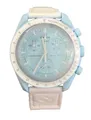 Swatch Armbanduhr Moonswatch Omega x Mission to Uranus Straußleder, hellblau, Armband