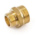 Messing Reduziernippel 2" AG x 1 1/4" AG ist ein Fitting zum Verbinden zweier Rohre mit Innengewinde unterschiedlicher Dimensionen als Reduzierung im Sanitärbereich