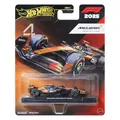 Hot Wheels McLaren Formel 1 Premium Die-Cast-Spielzeugauto im Maßstab 1:64 Sammelspielzeug-Rennauto mit Real Riders-Reifen sowie Metall/Metall-Karosserie und -Fahrgestell, JKD88