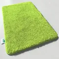 FLOORDIREKT Badematte Sky - Flauschiger Badvorleger mit dichtem Flor - Eckig - Apfelgrün - 50 x 80 cm