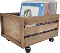 Holzkiste auf Rollen, Schallplatten