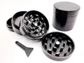 meytrade Gewürzmühle Metall Grinder 2er Set kleine Kräutermühle matt schwarz manuelle Gewürzmühle im praktischen 2er Grinder Set, 4 teilig