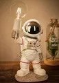 BRUBAKER Astronauten Tischlampe - 40 cm Weltraum Nachttischlampe mit E27 Fassung und USB-C Stecker - Handbemalte Raumfahrt Dekofigur Statue - Weiß und Silber