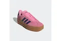 adidas Sportswear Plateausneaker inspiriert vom Design des adidas gazelle bold