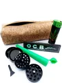 Grinder Set mit Korktasche, OCB Blättchen, Feuerzeug und Joint Hülle