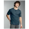 Trigema T-Shirt TRIGEMA T-Shirt mit Knopfleiste DELUXE Baumwolle (1-tlg) blau XXL (58/60)