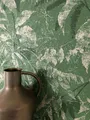 Newroom Vliestapete Jasna Dark Green Tapete Glanztapete Palmenblätter,Blätter,Leicht, Grün Tapete Modern Palmenblätter - Glanztapete Mustertapete Dunkelgrün Metallic Tropisch Floral Blätter Leicht glänzend für Schlafzimmer Wohnzimmer Küche, Mustertapete