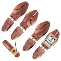 Blumtal TESTSIEGER Premium Schuhspanner Zedernholz - Schuhspanner Herren und Damen inkl. Schuhlöffel - Schuhdehner ergonomisch - Schuhweiter - Shoe Stretcher pflegend und geruchsbindend - Größen 38-47