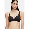 Triumph T-Shirt-BH Amourette Spotlight WHP (1-tlg) Schalen-BH - Cups aus glatter Qualität mit Details aus Spitze schwarz 80