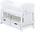 Baby-Delux Babybett Gitterbett Kinderbett Lia Princess 120x60 Weiß mit Schublade Kokos-Buchweizen Matratze Kiefernholz höhenverstellbar