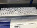 Signature Slim Wireless K950, Grauweiß Tastatur Gebraucht 3#1907032
