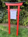 AAF Nommel Standbriefkasten Prospektständer im japanischen Torii-Design Wasserfest für A4 Flyer, Wasserfest für innen und außen