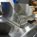 Windschutz für Napoleon und Broil King 800 Grad Seitenkocher | Sizzle Zone (groß) mit Spießauflage