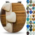 SANFINO® Premium WC Sitz mit Absenkautomatik – hochwertige Toilettendeckel aus Holz, viele bunte Motive, hoher Sitzkomfort, einfache Montage inklusive Montageanleitung – "Hearts"