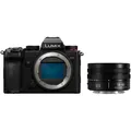 Panasonic LUMIX DC-S5D mit LUMIX S 18-40mm F4.5-6.3 DC-S5DNE-K