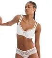 Triumph Wild Gardenia Florale W01 Ecru White