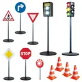 Play Fun Spiel-Verkehrszeichen spielerische Verkehrserziehung für Kinder (Verkehrs-Spielset, mit Ampel und Blitzer, Verehrsschilder-Set, Pylonen, Polizeikelle), realistische Ampel-Phasen, Blitzlicht und Soundeffekte