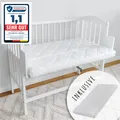 Babybett Beistellbett 90x40 cm mit Matratze, umbaubar zu 90x55 cm, 9 mal verstellbare Liegehöhe, auch als Babywippe nutzbar, Kiefer-Vollholz in weiß