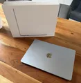 Apple MacBook Air (13,6") Himmelblau /Wie Neu/ Differenzbesteuerung mit Garantie