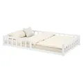 Homestyle4u Bodenbett 120x200 Weiß Montessori Kinderbett mit Rausfallschutz Kinder Holzbett Lattenrost